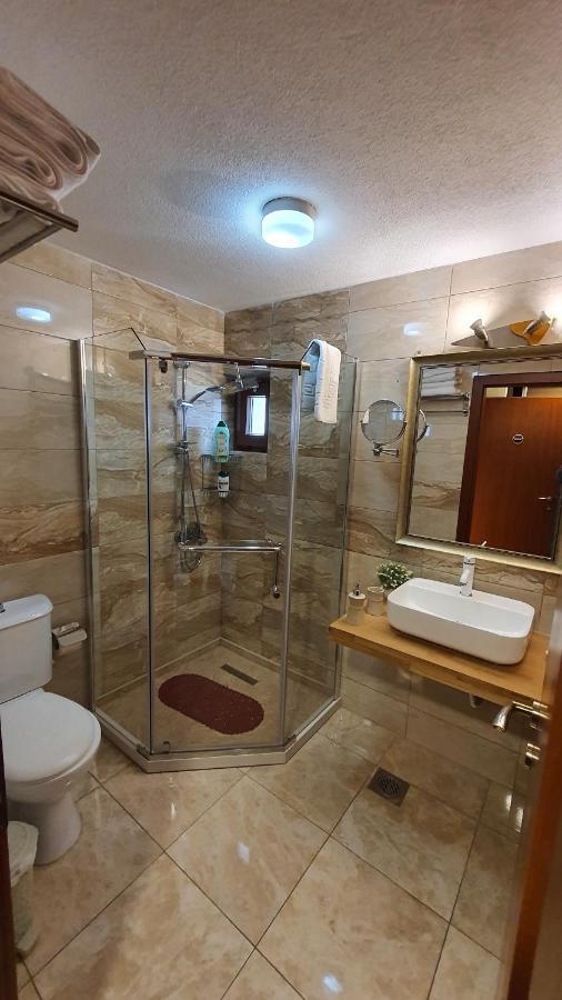 Abi Hotel Призрен Экстерьер фото
